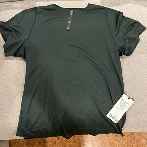Lululemon men’s LAB Terra cosmos mesh short sleeve shirt